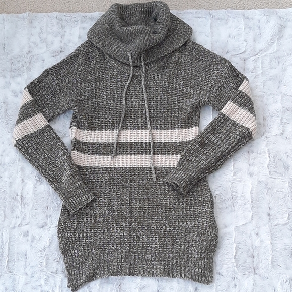 Derek Heart Sweaters - Derek heart olive green cream mix soft turtleneck sweater.  Size L.